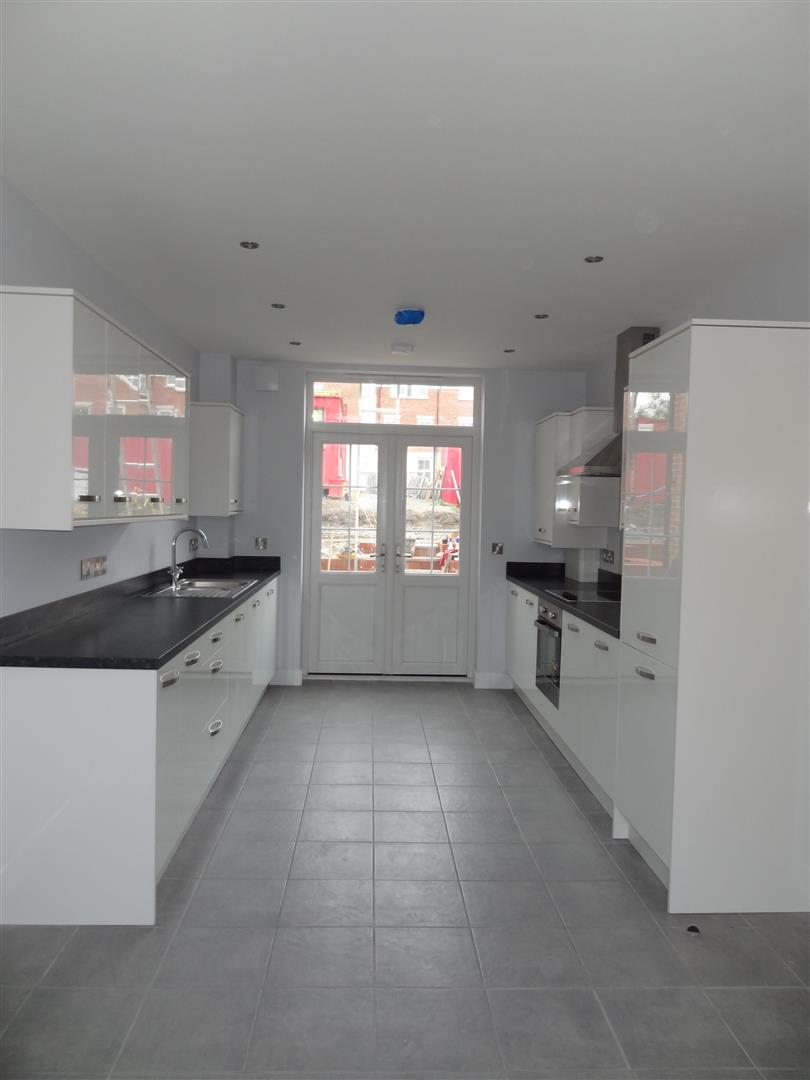 34 Rowland Court, Shrewsbury, SY2 6FP Let Agreed